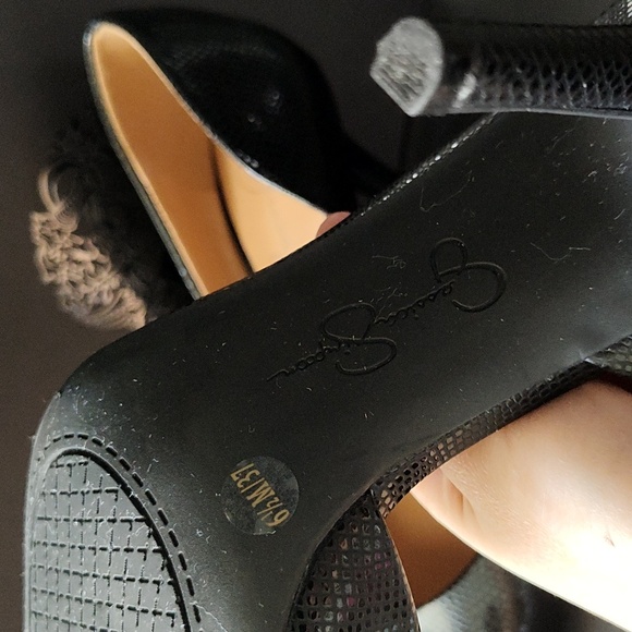 Jessica Simpson Black Patent Heels - Picture 5 of 5